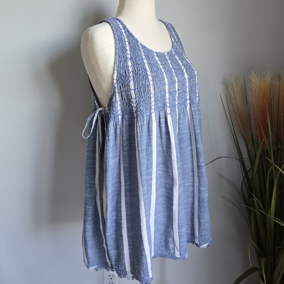 Free People, Obi Posey Smocked Chambray Blue Striped Tassel Top Size Medium - Picture 4 of 11